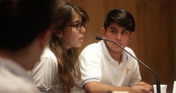 Equipo conformado por escolares participantes del Torneo Nacional de Debate, 2015